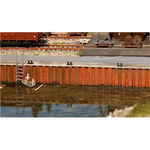 F131012  Mur nabrzeża (P)